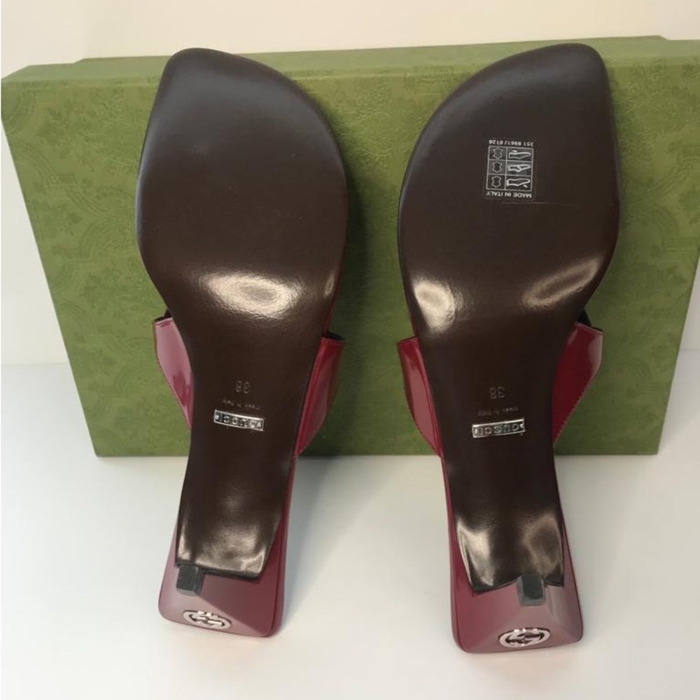💯 - New authentic GUCCI MARIAME LEATHER BIT THONG SANDALS IN CHERRY RED - Picture 5 of 11